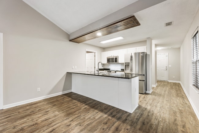 4051 Hidden Hollow Dr in Gainesville, GA - Foto de edificio - Building Photo