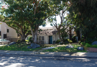 1761 Thomas Ave in San Diego, CA - Building Photo - Building Photo