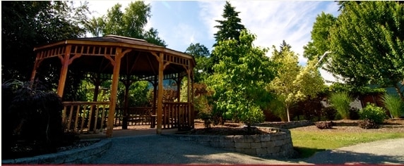 Rose Villa in Oak Grove, OR - Building Photo