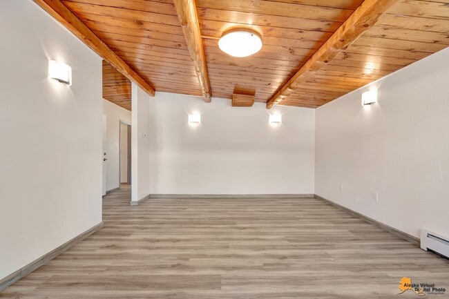 408 E Manor Ave in Anchorage, AK - Building Photo - Building Photo