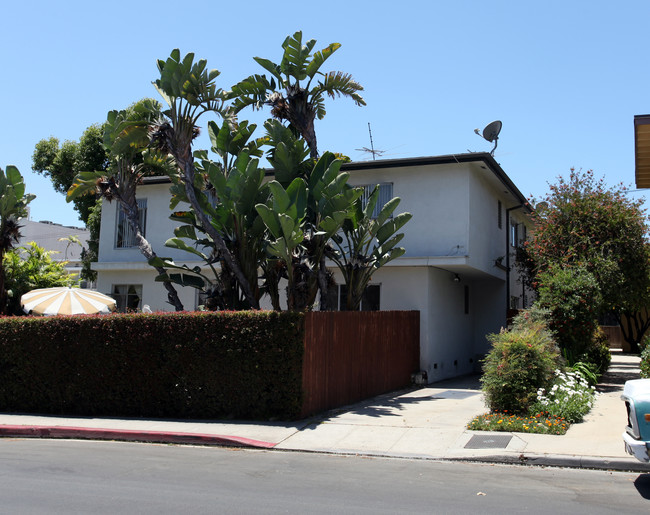 11953 Rochester Ave in Los Angeles, CA - Building Photo - Building Photo