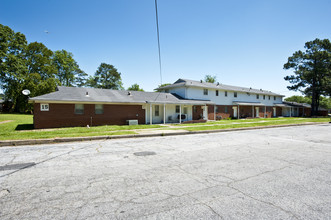 Park at Fort Gillem in Ellenwood, GA - Foto de edificio - Building Photo