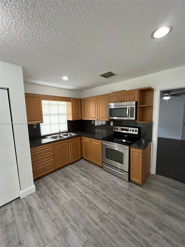 5519 NW 4th Ave in Miami, FL - Building Photo - Building Photo