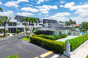 Harborside Terrace in Naples, FL - Building Photo