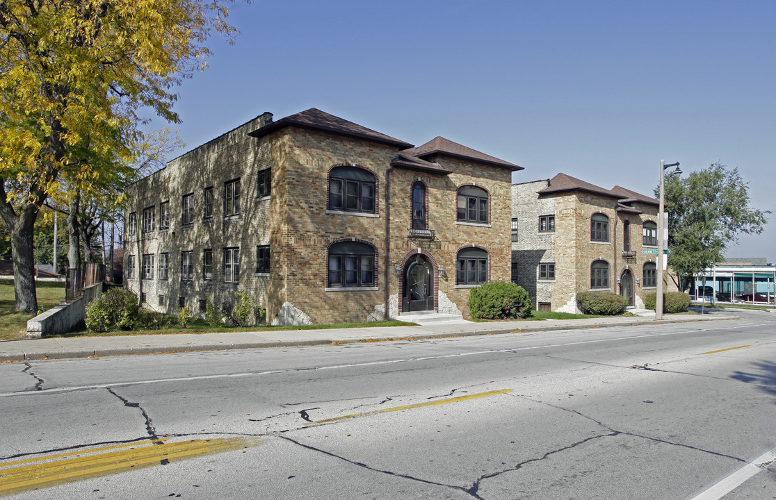 3059-3069 S Kinnickinnic Ave in Milwaukee, WI - Building Photo