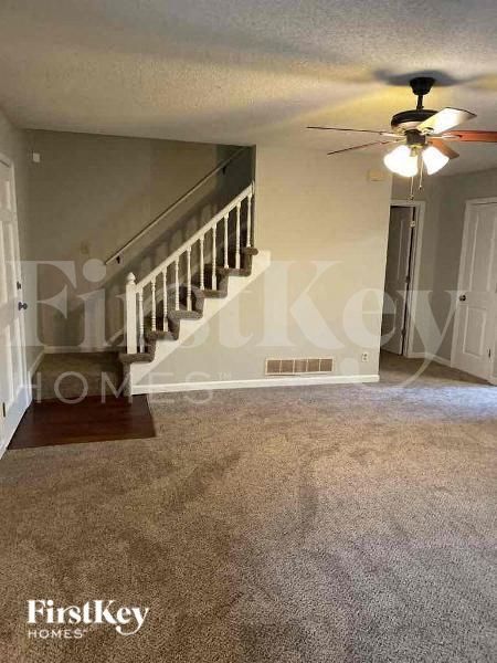 4430 Lost Mountain Dr in Powder Springs, GA - Foto de edificio - Building Photo