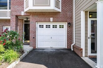 500 Fulton Ct in West New York, NJ - Building Photo - Building Photo