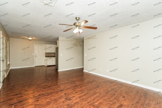 1218 W South St in Collinsville, OK - Building Photo - Building Photo