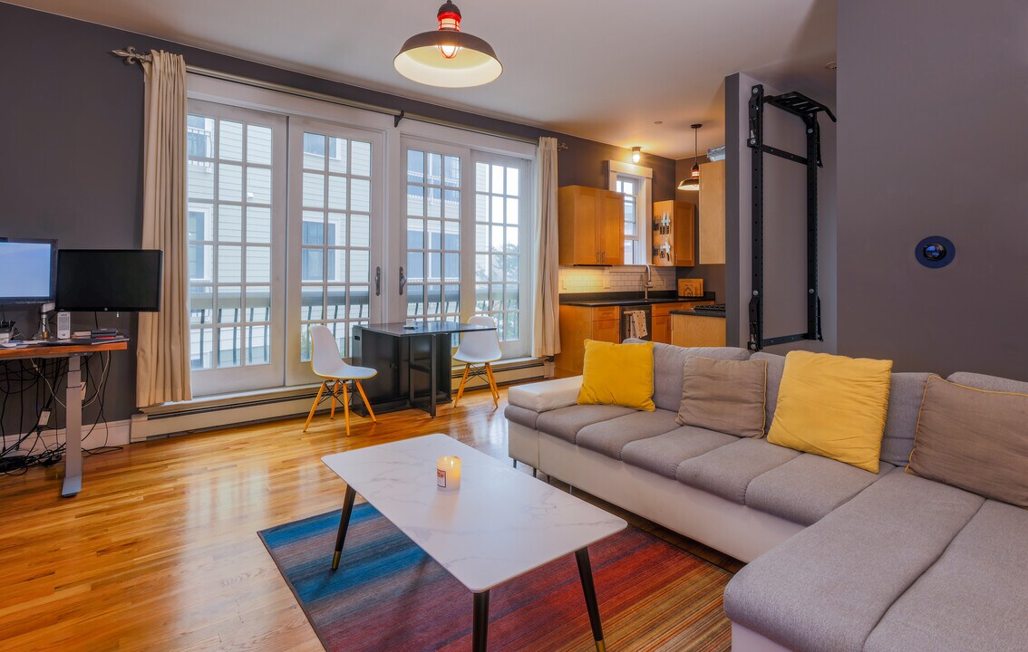 80 Webster Ave, Unit 2H in Somerville, MA - Building Photo