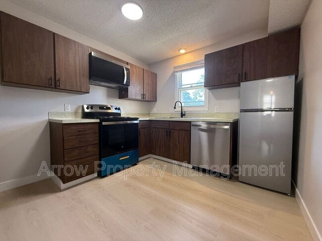 3609 N 60th St in Lincoln, NE - Building Photo - Building Photo