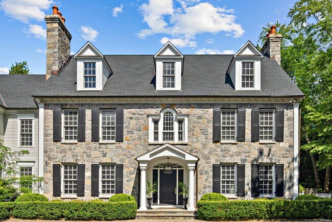 1247 Oenoke Ridge in New Canaan, CT - Building Photo - Building Photo