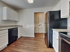 922 Whispering Pine Way in Lebanon, OH - Foto de edificio - Building Photo