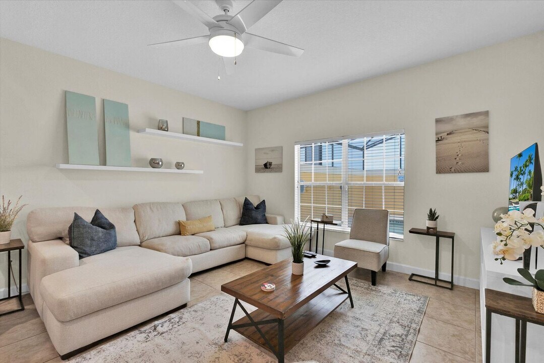 8859 Candy Palm Rd-Unit -ID1246852P in Kissimmee, FL - Foto de edificio