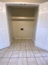 9501 Westpark Dr in Benbrook, TX - Foto de edificio - Building Photo