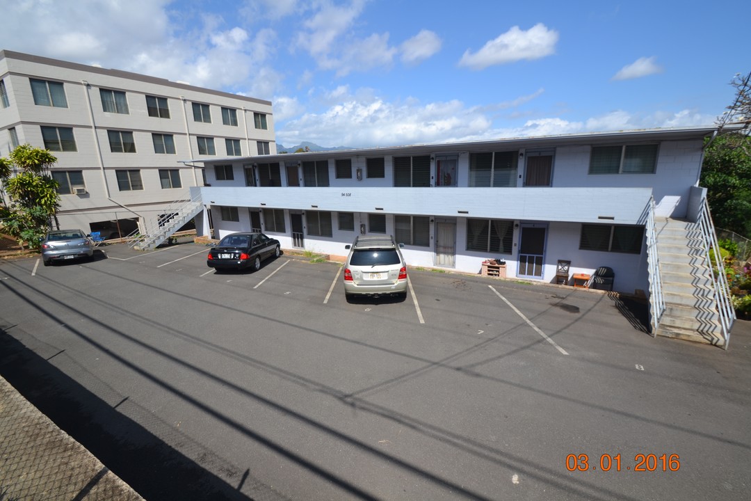 94-508 Farrington Hwy in Waipahu, HI - Building Photo