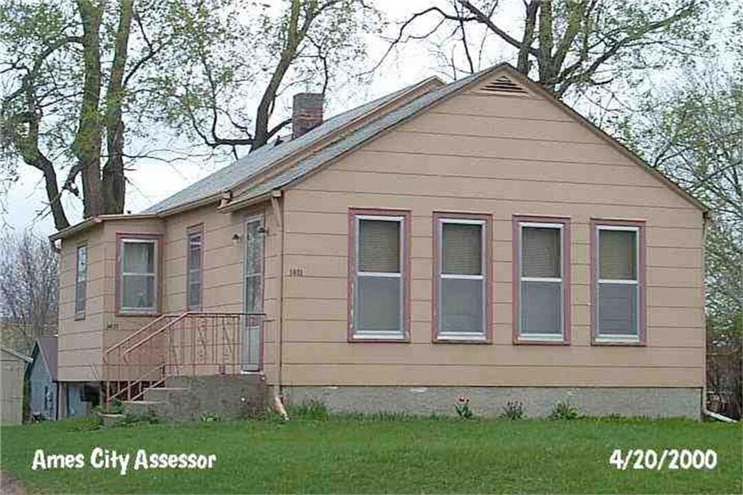 1401 Georgia in Ames, IA - Foto de edificio