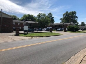 Pollack Apartments in Evansville, IN - Building Photo - Building Photo