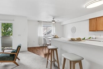 Lion's Gate in Walla Walla, WA - Foto de edificio - Building Photo