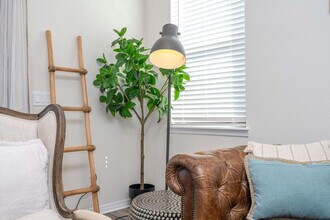 3449 Lilac Wy in Davenport, FL - Foto de edificio - Building Photo