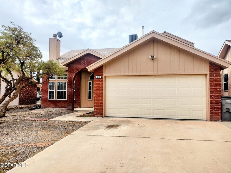 4620 Loma Linda Cir in El Paso, TX - Building Photo