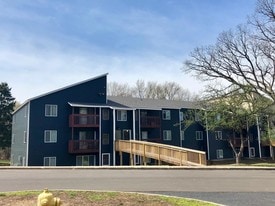 Leonard East Apartments