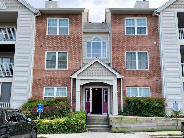 300 Blue Water Ct, Unit 303 in Glen Burnie, MD - Building Photo