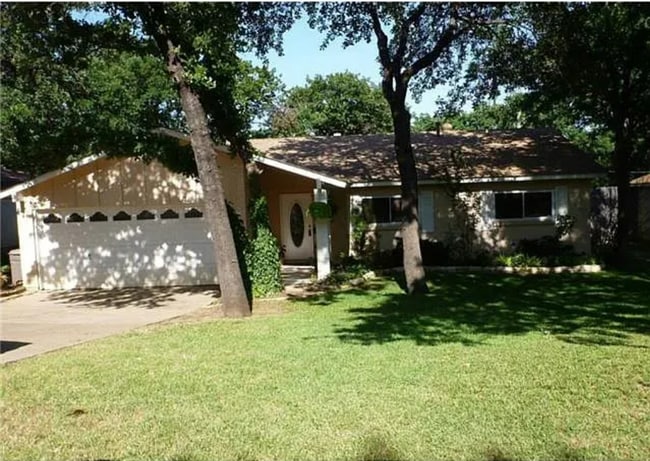 property at 2717 Jewell Dr