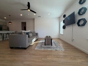 5807 Virginia Ave in Lubbock, TX - Building Photo - Building Photo