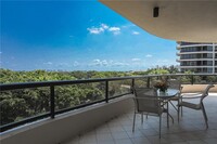 435 L Ambiance Dr in Longboat Key, FL - Building Photo - Building Photo