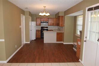3313 Meadowlark Ln in Denton, TX - Building Photo - Building Photo