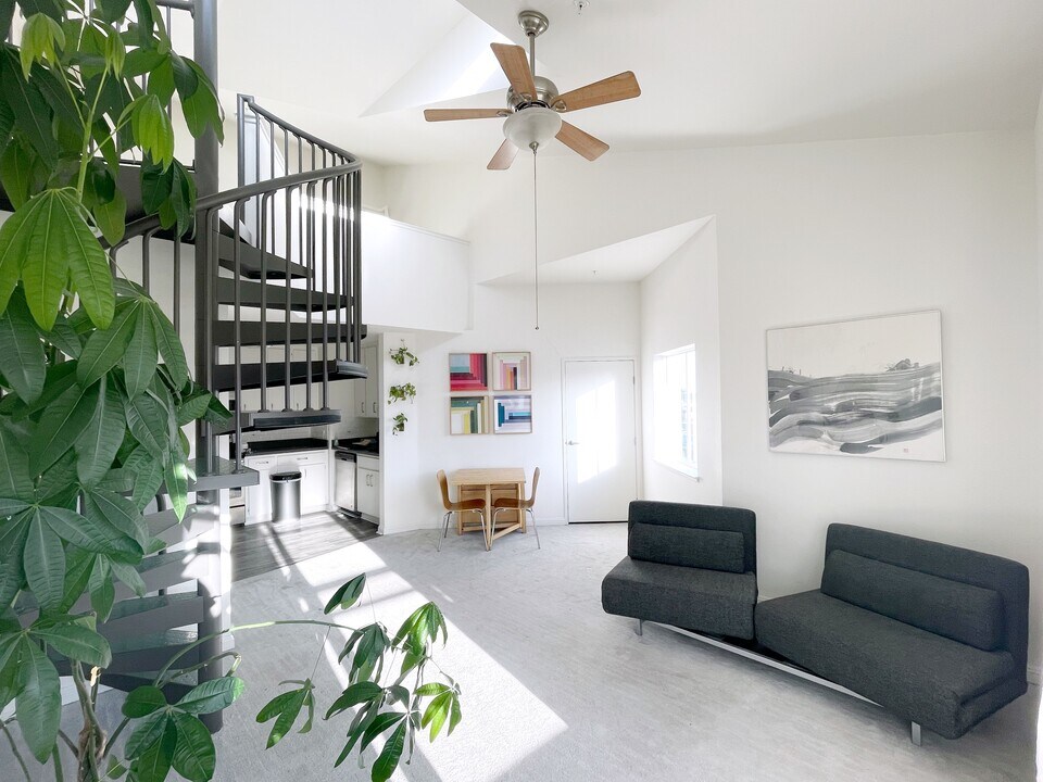 135 Valencia St, Unit A407 in San Francisco, CA - Foto de edificio