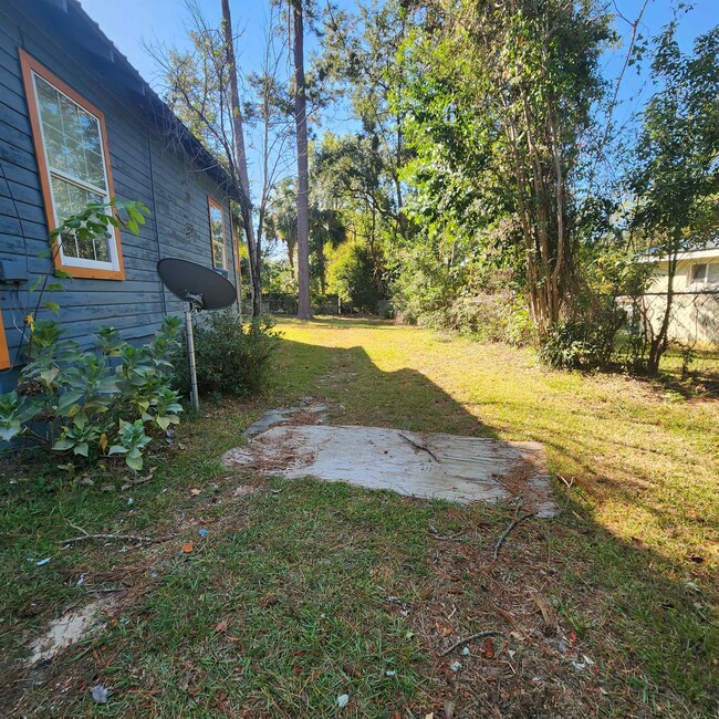 1025 Delaware St in Tallahassee, FL - Foto de edificio - Building Photo