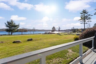 281 Davidson Dr in Laconia, NH - Foto de edificio - Building Photo