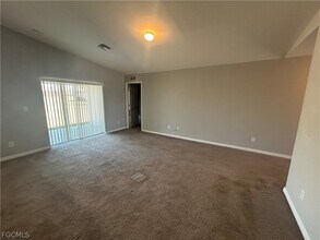 3921 NE 15th Pl in Cape Coral, FL - Building Photo - Building Photo