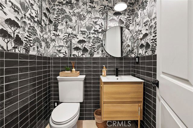 property at 7 Sunset Cove