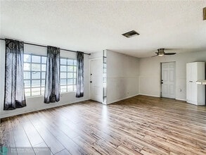 7700 NW 38th St in Hollywood, FL - Building Photo - Building Photo