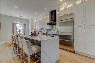 120 Brightwater Dr in Clearwater, FL - Foto de edificio - Building Photo