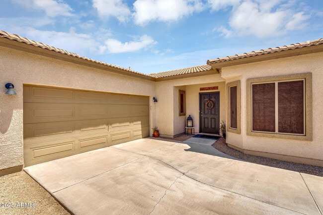 property at 948 E Savannah Dr