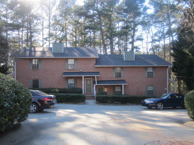 3227 Highpoint Ct in Snellville, GA - Building Photo