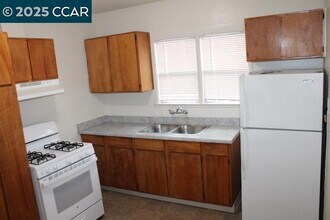 5918 Alameda Ave in Richmond, CA - Building Photo - Building Photo