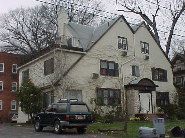 9 N Beacon St in Hartford, CT - Foto de edificio