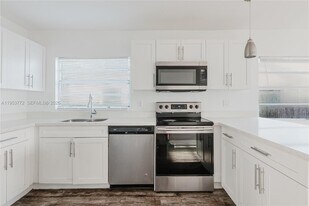 4338 NW 24th Ave in Miami, FL - Building Photo