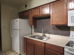 11002 N 16th Ave, Unit 1 in Phoenix, AZ - Foto de edificio - Building Photo