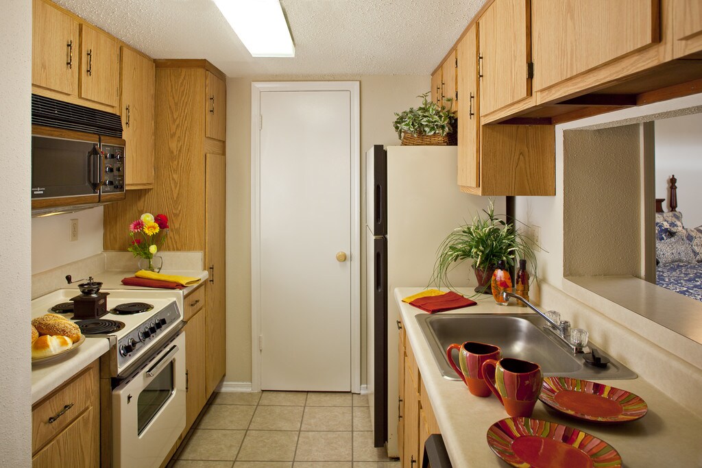 Woodlake Apartments in Kenner, LA