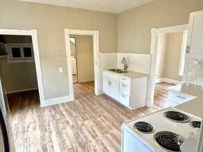 122 NE Beech St in Portland, OR - Building Photo - Building Photo