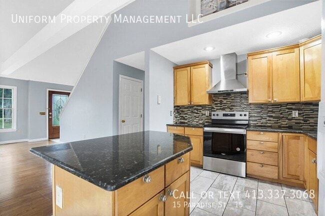 property at 15 Paradise St