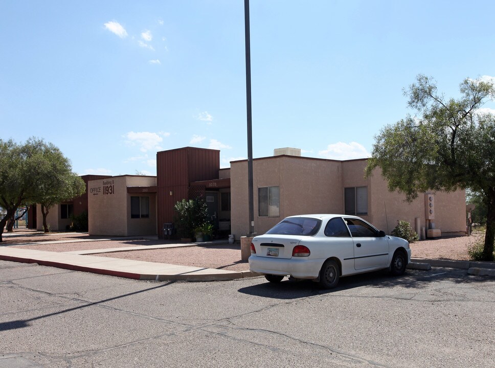 El Memorial De Don Frew in Marana, AZ - Building Photo