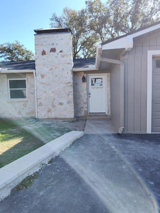 3105 Vista Ln in Marble Falls, TX - Building Photo