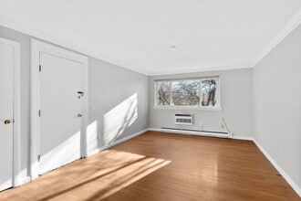 133 Winthrop St in Framingham, MA - Building Photo - Building Photo