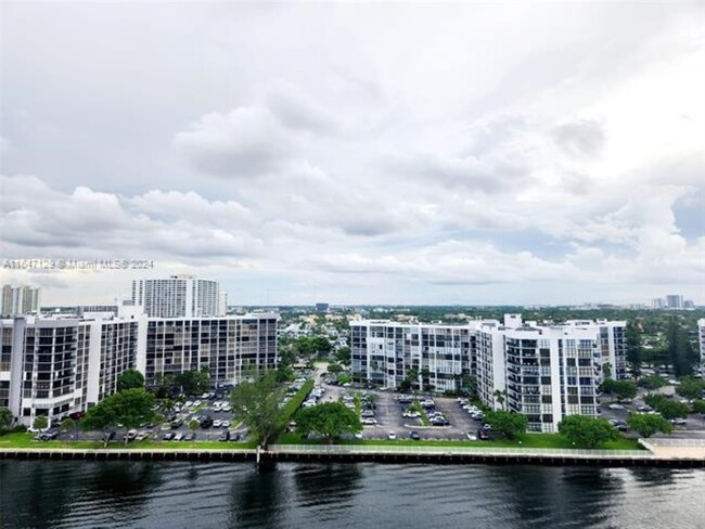 3000 S Ocean Dr, Unit 1200 in Hollywood, FL - Building Photo - Building Photo